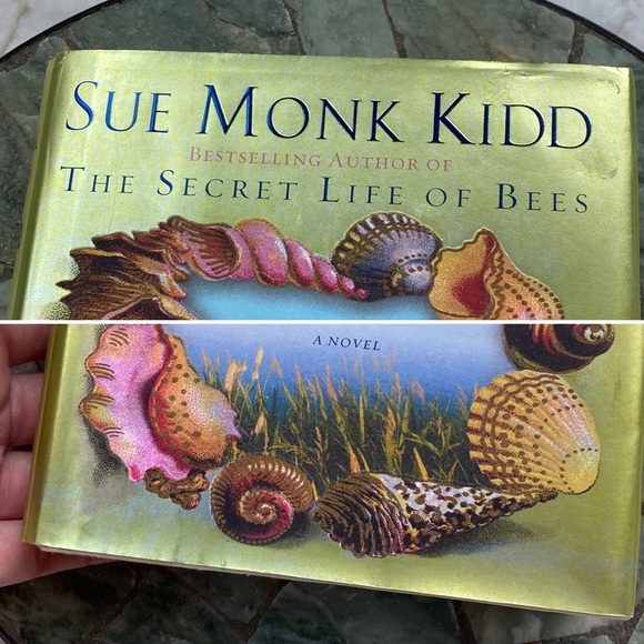 ❌SOLD❌ The Mermaid Chair, A Novel by Sue Monk Kidd - Picture 4 of 16